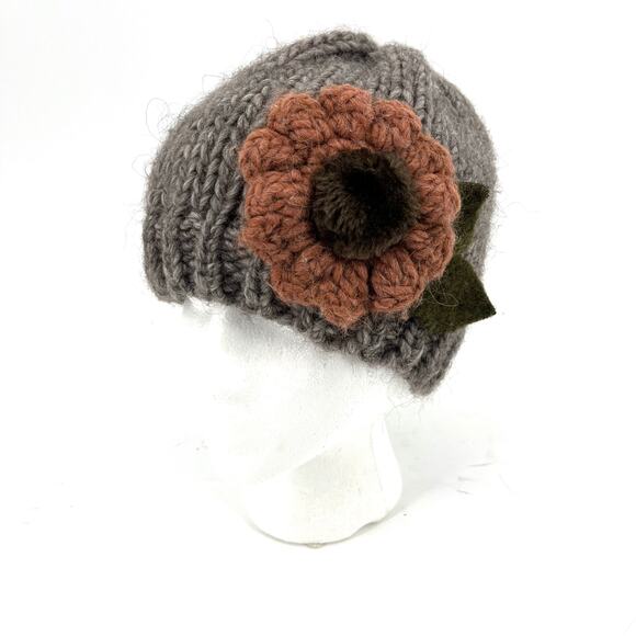 Gelso Bianco Brown Alpaca Blend Chunky Knit Beanie Winter Hat Contrast Flower - Picture 1 of 5